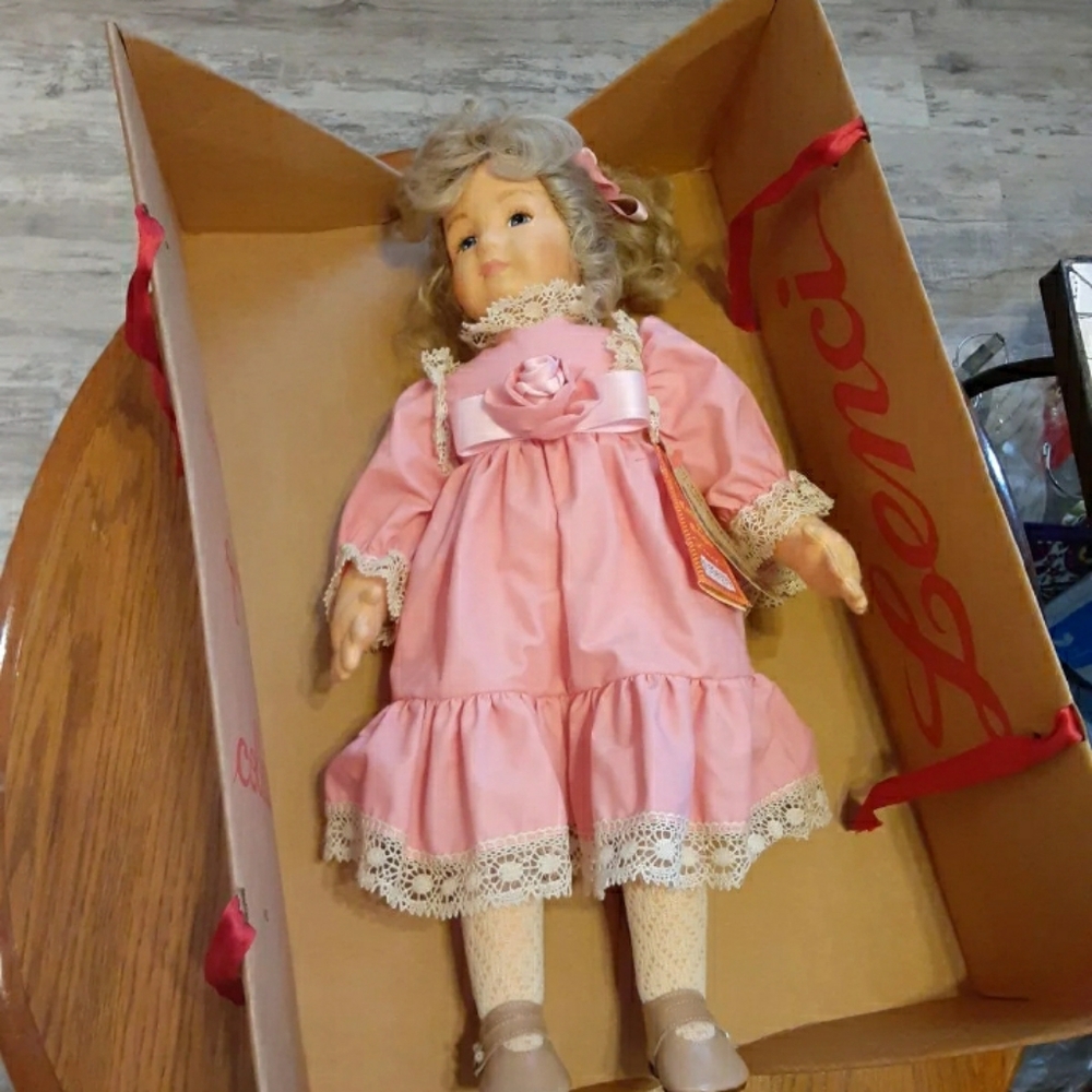 Lenci Felt italian made doll. 18" tall - Picture 6 of 7